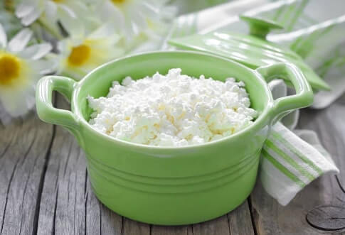 Cottage cheese for building muscles
